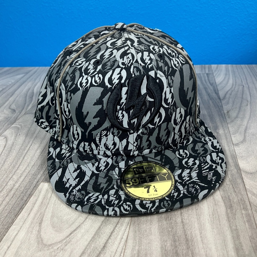 New Era 59Fifty Mens Baseball Cap Size‎ 7 1/4 Canvas Lightning All Over Print